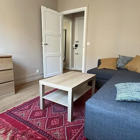 Renovated Near The Eiffel Tower District Apartment Paris